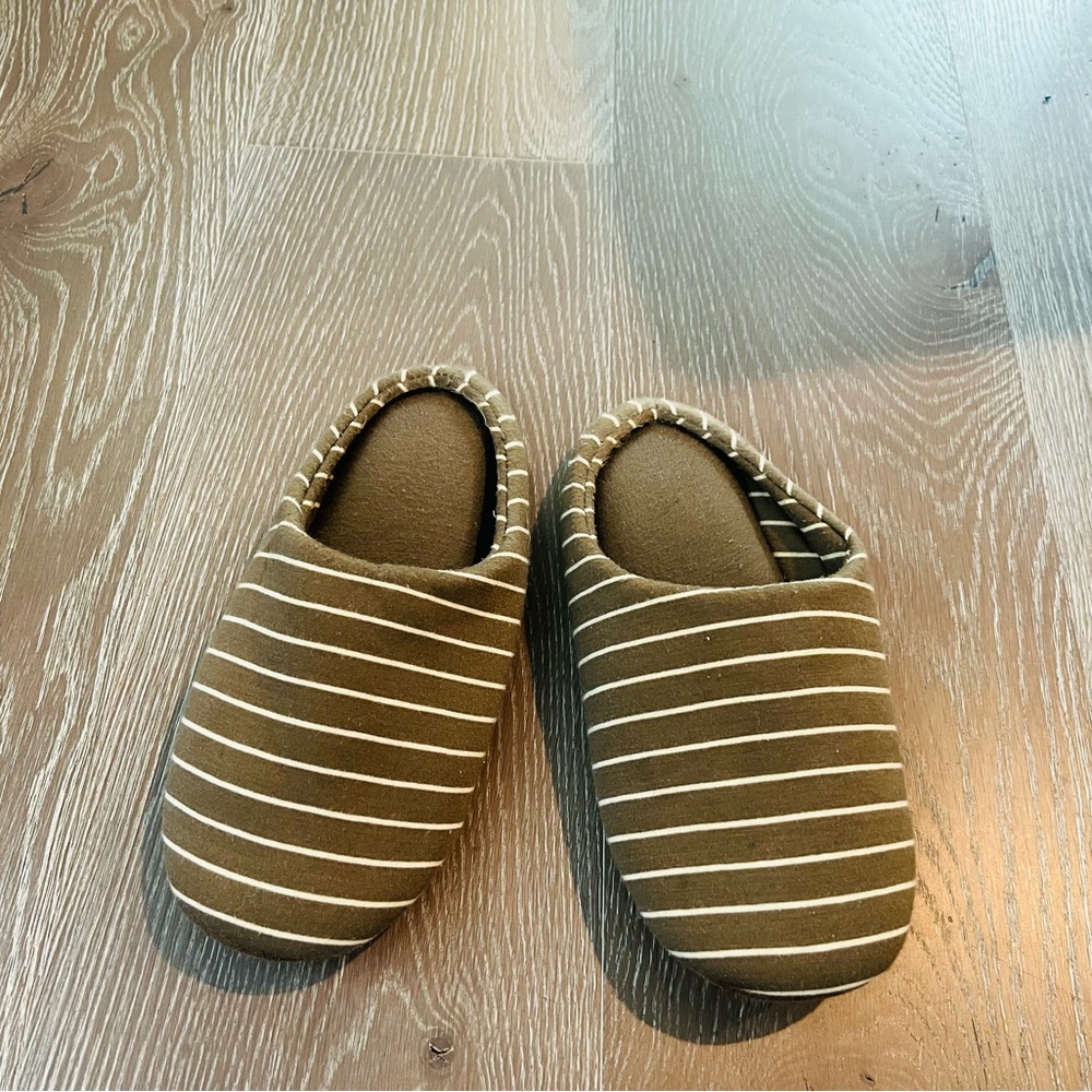 Muji slippers womens size 5-6 men’s 4